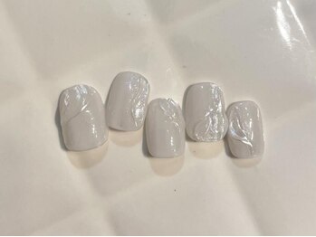 アイネイルズ 池袋店(I-nails)/ホワイトオーロラぷっくりネイル