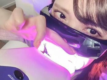 ホワイトニングジム 千葉駅前店の写真/歯とお肌のケアが同時に出来る♪ハイパワー3色LEDライトで自分史上最高の歯と美肌に導きます！