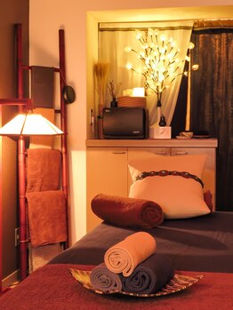 クジャク堂/シノワズリモダン調のインテリア