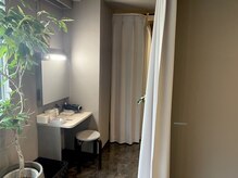 エクラ(ECLAT)の雰囲気(パウダールーム2台完備 施術後お化粧をお直しいただけます。)