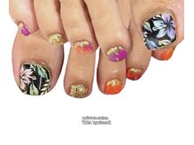 ティダ バイ リエネイル(TIDA by rienail)の雰囲気（常夏foot nail～(^^)花も夏仕様に♪♪♪足元目立ってなんぼw）