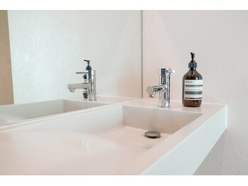 メル 川西(Mer)/広くて清潔な洗面台