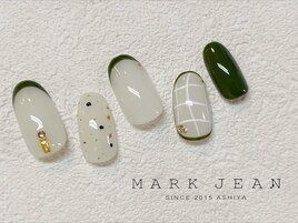 89. フレンチ　カーキ　ネイル