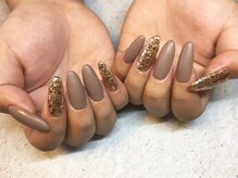 ラウト デコレーションアンドネイルサロン(Lauto Decoration&Nail Salon)/マット＆ゴールドスカルプネイル