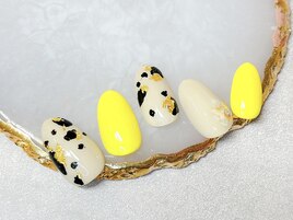 カウ柄金箔ネイル
