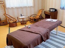 落ち着いた和室のお部屋になります。