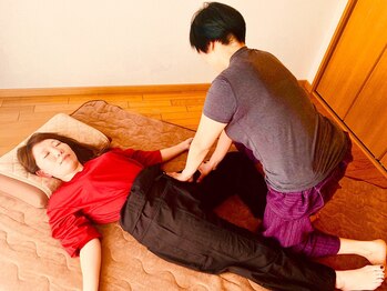 タイ古式マッサージ ディー 立川店/こんな体勢も！