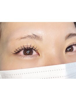 ナチュラル上品な目元にしたい