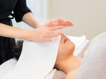 ピーロ ルレ(salon Piilo Rule)の写真/デスクワークで酷使した目の疲れや首肩のコリを丁寧にケア◎落ち着いた空間で、癒やされる特別なひと時を♪