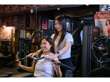 エレボスフィットネス(EREBOS FITNESS)/背中引き締めトレーニング