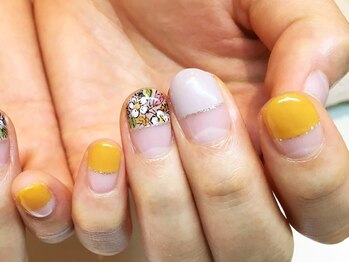 ネイルズ ララ(nails Lala)/ハーフフレンチ。