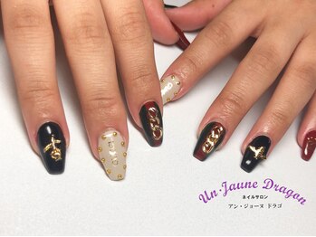 アン ジョーヌドラゴ/スクエア☆ブランド風ネイル