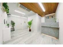 つるピカ 新宿店/綺麗な店内