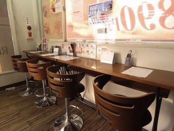 もみかる 流通通り店/待合スペース