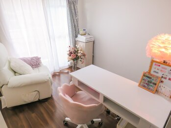 ネイルミュウ(Nail miu)の写真/【完全個室プライベートサロン☆】TVや映画もご用意してるので、ゆったりくつろぎながら施術できます♪