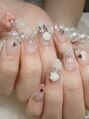 Lucky Nail Salon【長さだし/ワンホン/持ち込み/パラジェル/フィルイン】 リッポンネイル、フラッシュネイル、白、バラネイル、ハート