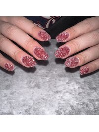 光を当てると白く光ります！