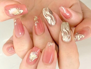 ネイルサロン アムゥ(a.muu)の写真/思わず見惚れる指先美人で視線を独り占め♪こだわりの丁寧なケアでワンランクUPな仕上がりに☆