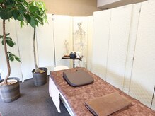 AZ美 整体院/窓側の明るい部屋でリフレッシュ