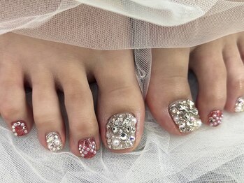 ユイット(HUIT)/～埋め尽くしフットネイル～