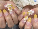 イエローにぷっくりお花