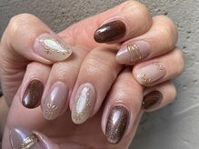アロナ ネイルサロン アンド スクール(alona)/タイルのような繊細デザイン