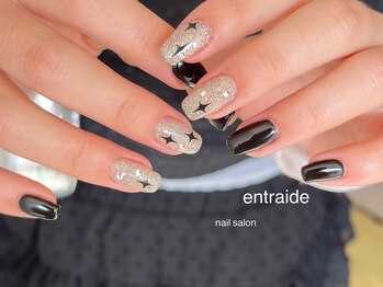 アントレッド(entraide)/黒とフラッシュの最旬ネイル◎