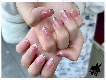 バニーラッシュ(Bunny Lash)/【ガラスフレンチネイル】