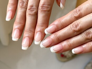 ワンアンドオンリー(One&Only)/白フレンチネイル