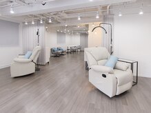 EYE＆NAIL YUZUME 蒲田店【パリジェンヌ/フラットラッシュ/アイブロウ/パラジェル】/広々空間でリラックスタイム