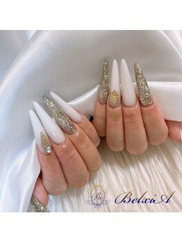 ベルシア(BelxiA)/白×ゴールドネイル