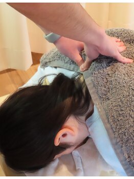 整体院 拓 太白院/肩こり施術の様子