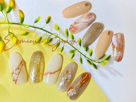 ベージュカラーデザイン春ネイル