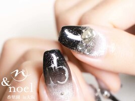 月のデザインネイル