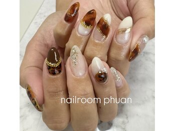 プアン(phuan)/ジェルネイル持ち込みデザイン