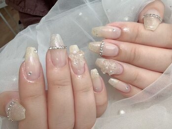 アネラ 池袋(Anela)の写真/春カラーやうるちゅるマグ入荷☆シンプルワンカラーで指先きれいに♪ネイルが初めての方もご相談下さい◎