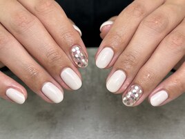 シンプルにワンポイントホロ