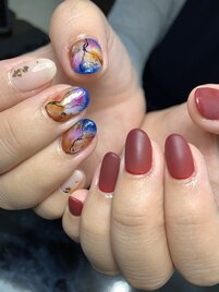 カラフルな大理石ネイル