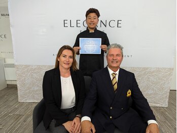 姿勢矯正院/エステの本場フランスの学校にて