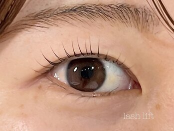 ファミーユ タカサキ(Fameu TAKASAKI)/ラッシュリフト