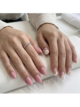 ネイルソファ イコマ(NAIL SOFA 生駒)の写真/シンプルに大人っぽく、オフィスでも映える♪指先から叶える上品トレンドネイル♪