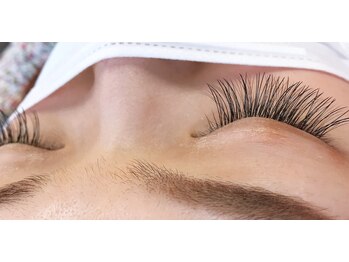 フリルアイビューティ 豊中店(Frill Eye Beauty)/