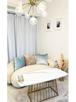 ラビス(RAVIS)/落ち着いた内装でゆったりと…