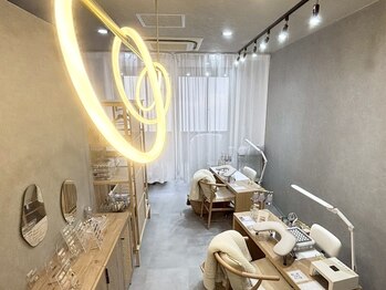 クレセント 心斎橋店(Crescent)の写真/【心斎橋駅から徒歩2分】アクセス抜群★アイ×ネイル同時施術も可能なサロンで満足度◎