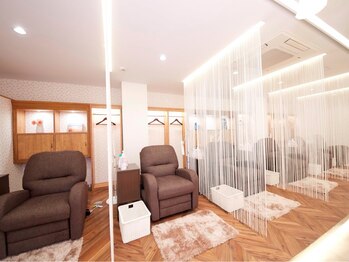 アイラッシュメゾンアンドゥ (eyelash maison undeux)/