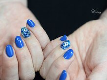 シュガーロール シャイニー(Sugar Roll / Shiniy)/シンプルネイルにワンポイント