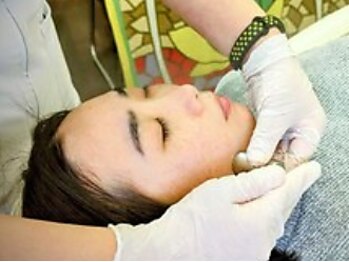 ままの森鍼灸マッサージ院の写真/≪幹細胞鍼×高濃度エクソソーム使用◎≫最先端美容鍼で毛穴の開きを引き締める♪自信の持てる素肌に★