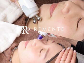 リメンテ 博多駅前店(REMENTE)の写真/『あの人気店が福岡博多駅前に上陸』アイブロウ/毛穴ケア/ホワイトニングのプロが《理想の自分》へ導きます