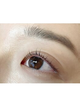 ナチュラル上品な目元にしたい