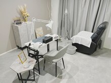 ジョワ(joie)の雰囲気（グレー基調のシンプルで落ち着いた雰囲気のサロンです♪）